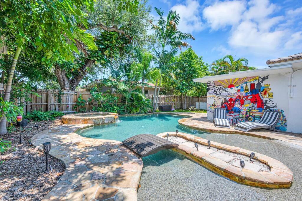 Вилла Modern Tropical Pool House North Miami Hot Tub Экстерьер фото