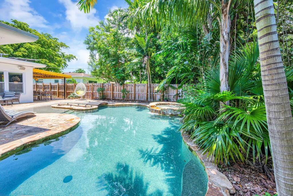 Вилла Modern Tropical Pool House North Miami Hot Tub Экстерьер фото