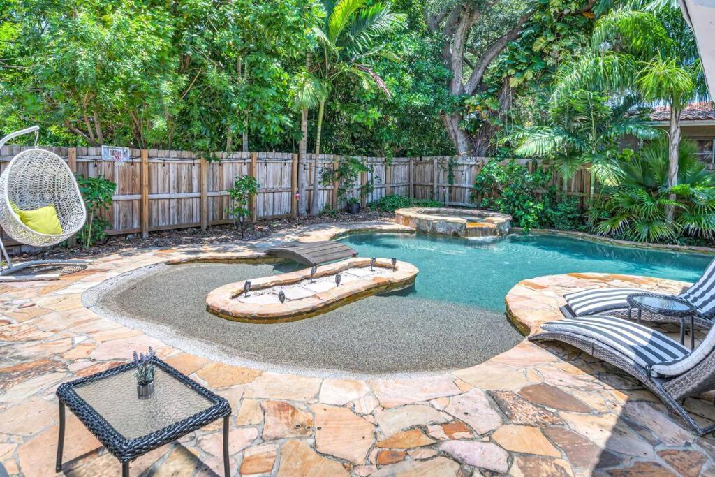 Вилла Modern Tropical Pool House North Miami Hot Tub Экстерьер фото